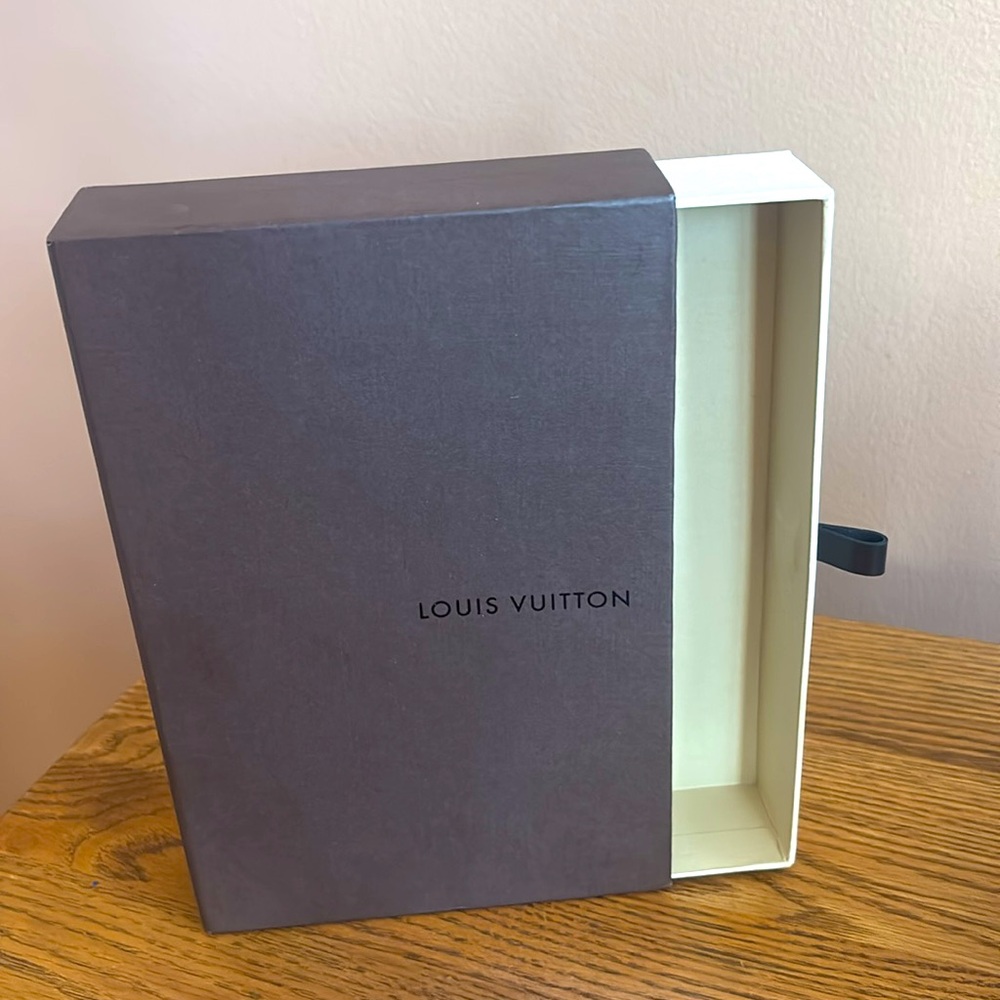 LOUIS VUITTON Sarah Wallet Monogram Porte Tresor Etui Papiers Trifold Wallet 💝 - Picture 9 of 9